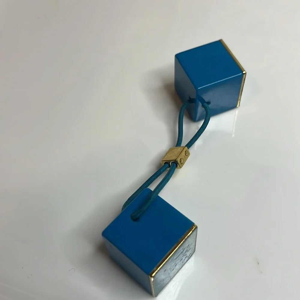LOUIS VUITTON HAIR CUBES VINTAGE